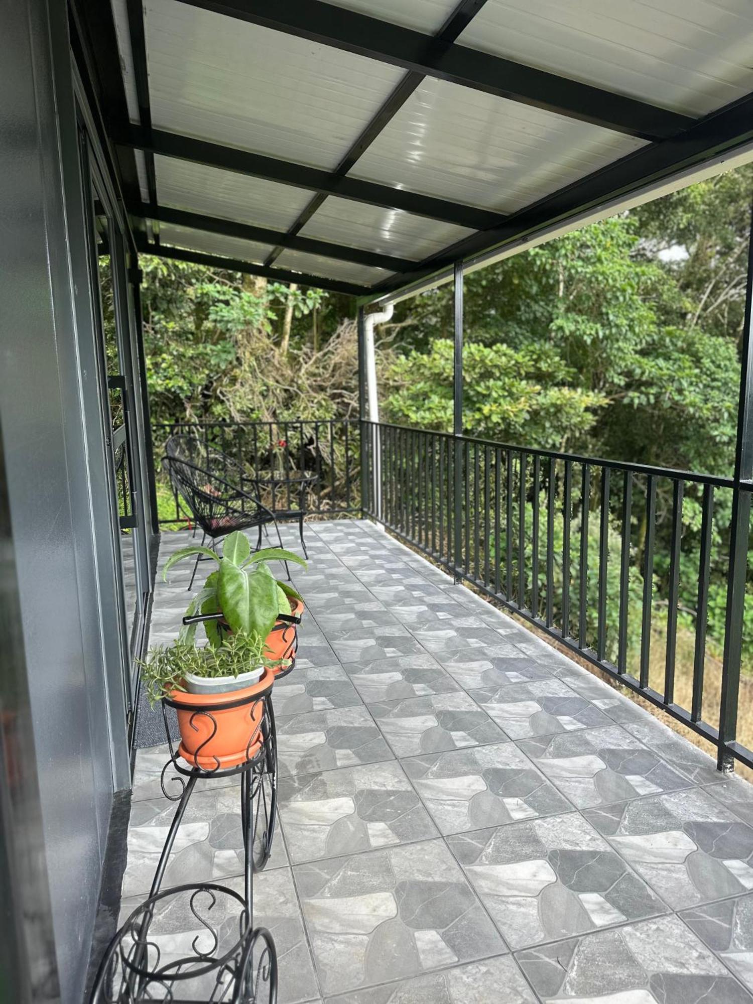 Dadirri House Minicasa Santa Elena Monteverde ภายนอก รูปภาพ